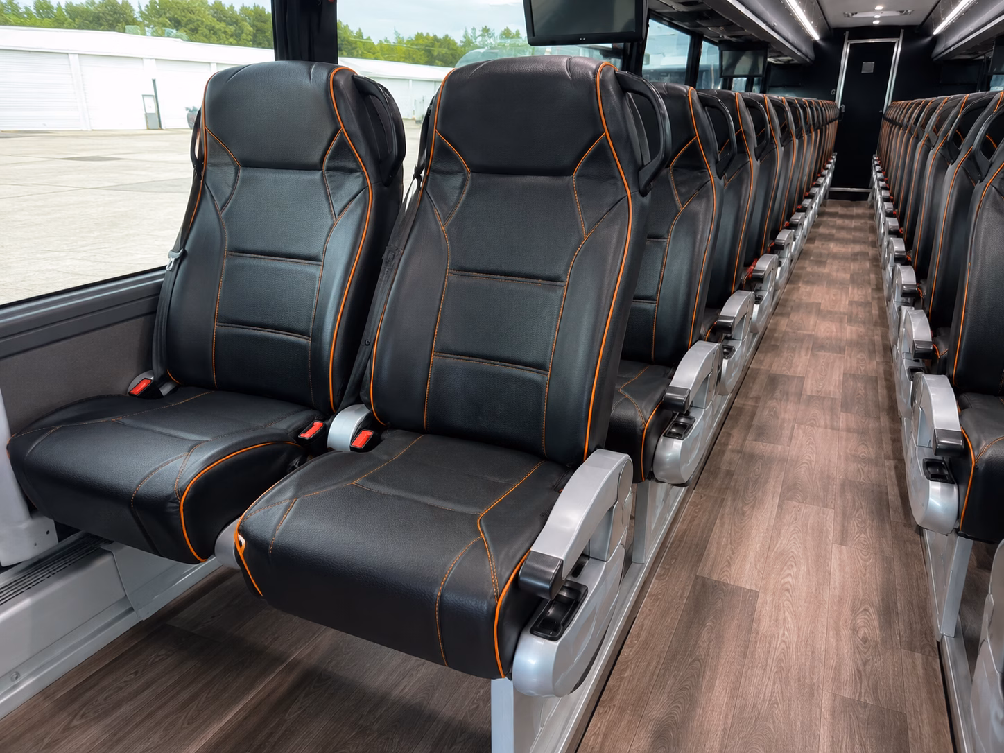 buses to everett silvertips games at angel of the winds arena