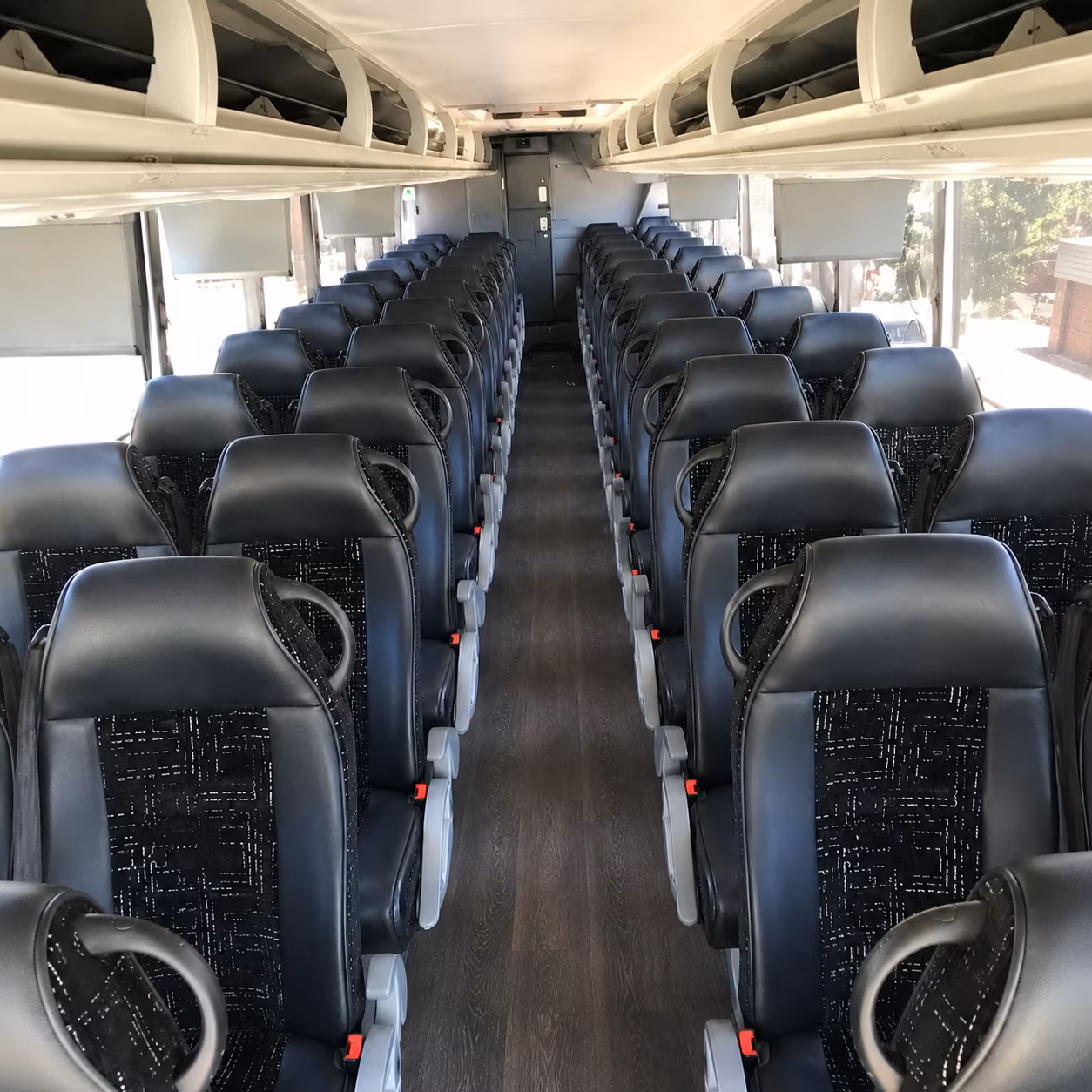 charter bus shuttles to joint base lewis mcchord from kent